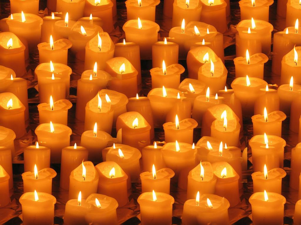 candles, candlelight, lights-64177.jpg